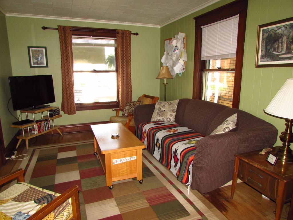 Wanderfalls Guesthouse & Hostel Niagara Falls Exterior photo